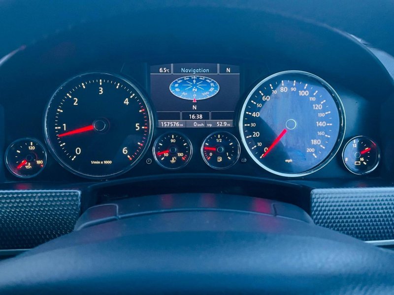 VOLKSWAGEN TOUAREG