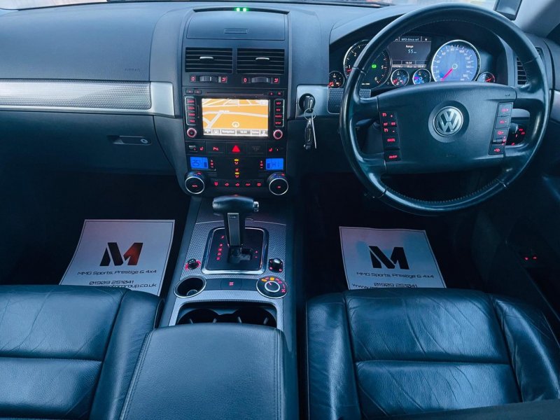 VOLKSWAGEN TOUAREG