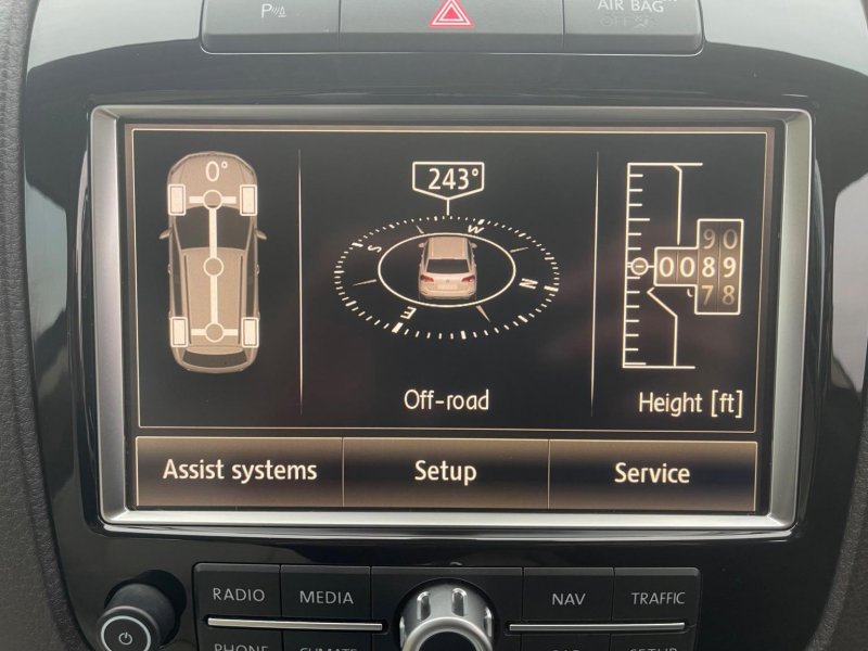 VOLKSWAGEN TOUAREG