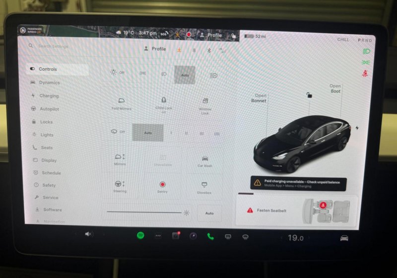 TESLA MODEL 3